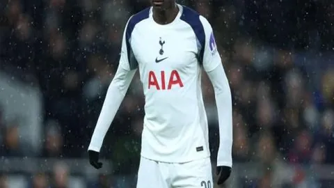 国米拜仁领跑德甲6分差距存隐忧，欧冠将至防线伤病问题严峻