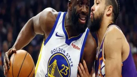 “世界杯决赛首半场两次换将，法国队险被翻盘逆转”