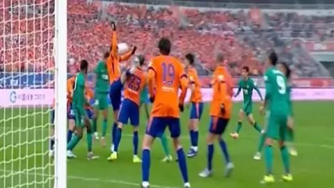 “央视体育直播：亚残运草地掷球赛事精彩纷呈，趣味竞技，倾心投入”